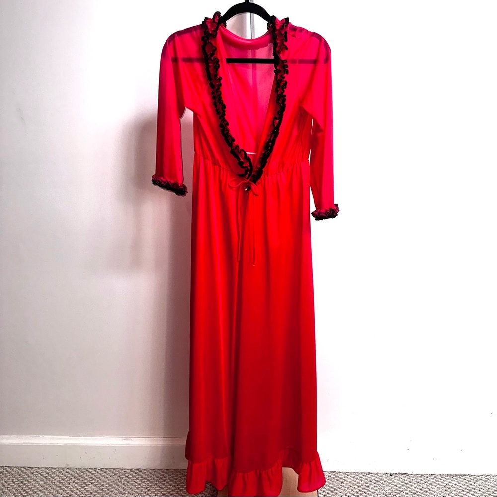 1970s Red and black Women's Robe